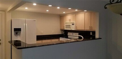 740 S Federal Hwy in Pompano Beach, FL - Building Photo - Building Photo