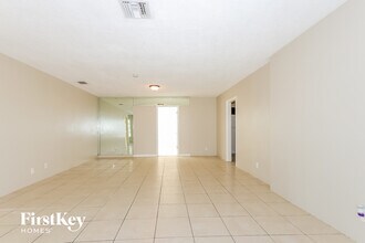 404 NW 5th Ave in Boynton Beach, FL - Building Photo - Building Photo