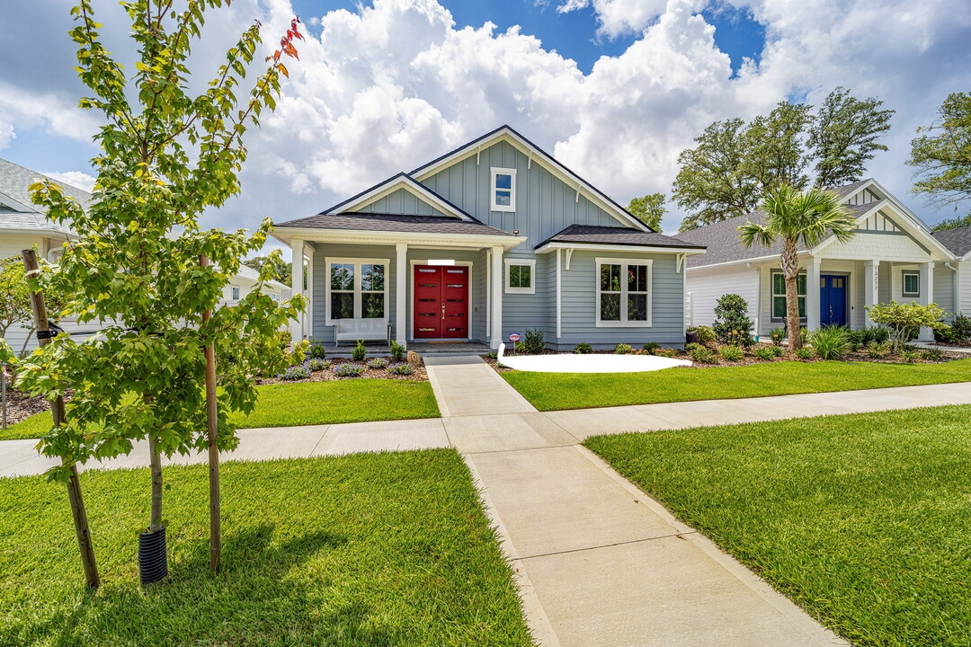 13265 SW 9th Rd in Newberry, FL - Building Photo