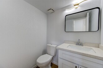 16026 Rustic Sands Dr in Houston, TX - Building Photo - Building Photo