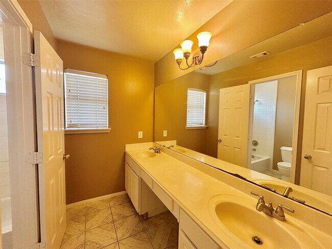 property at 12422 Glenleigh Dr