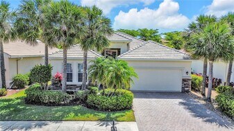 15864 Delaplata Ln in Naples, FL - Building Photo