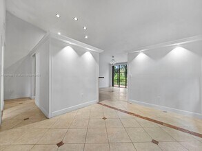 9941 Costa Del Sol Blvd in Doral, FL - Building Photo - Building Photo