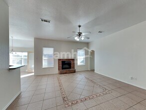 1620 Northview Dr in Grand Prairie, TX - Foto de edificio - Building Photo