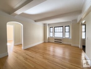 Christopher Street, Unit 9O in New York, NY - Building Photo - Building Photo
