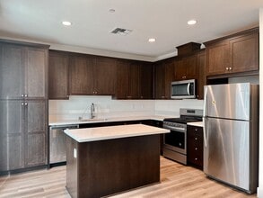 160 Prancer Ln in Hollister, CA - Building Photo - Building Photo