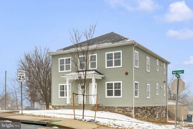 property at 406 W Green St