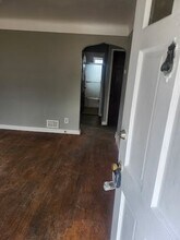 5663 Gatesworth Ave in St. Louis, MO - Building Photo - Building Photo