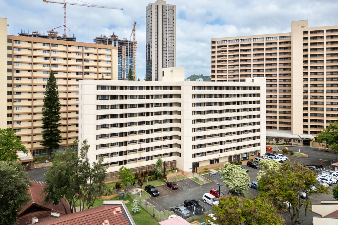 Kalakaua Homes in Honolulu, HI - Building Photo