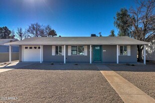 557 W Toledo St in Chandler, AZ - Building Photo