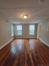 161 Reservoir Ave in Meriden, CT - Building Photo - Building Photo