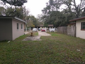 1042 Maynard St in Jacksonville, FL - Foto de edificio - Building Photo