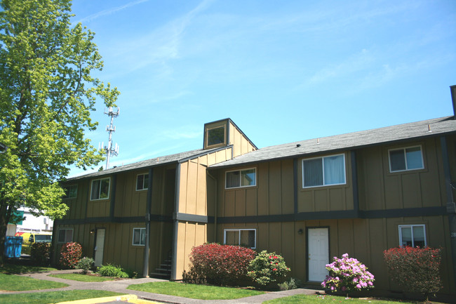 Oak Tree Apartments in Vancouver, WA - Foto de edificio - Building Photo