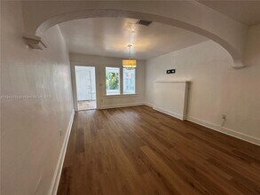 267 NW 33rd St in Miami, FL - Building Photo - Building Photo