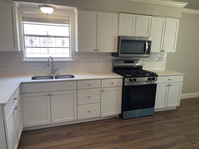 property at 1534 Harlandale Ave