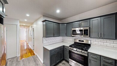 109 Deering Rd, Unit #3 in Boston, MA - Building Photo - Building Photo