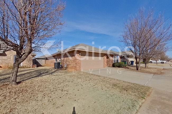 11637 SW 10th St in Yukon, OK - Building Photo - Building Photo