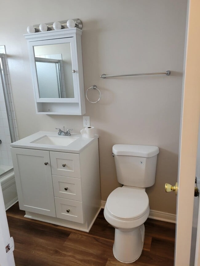 244 Garnet Way, Unit D in Upland, CA - Foto de edificio - Building Photo