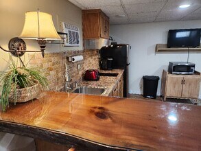 206 Shepard Rd in Sturbridge, MA - Building Photo - Building Photo