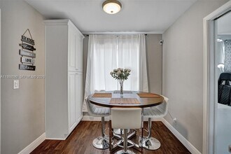 2101 N 52nd Ave in Hollywood, FL - Building Photo - Building Photo