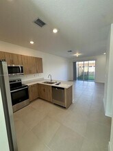 132 NE 14th St in Homestead, FL - Building Photo - Building Photo