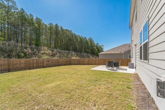 7595 Jennadee Dr in Fairburn, GA - Building Photo - Building Photo