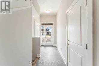 1166 Cope Dr in Ottawa, ON - Building Photo - Building Photo