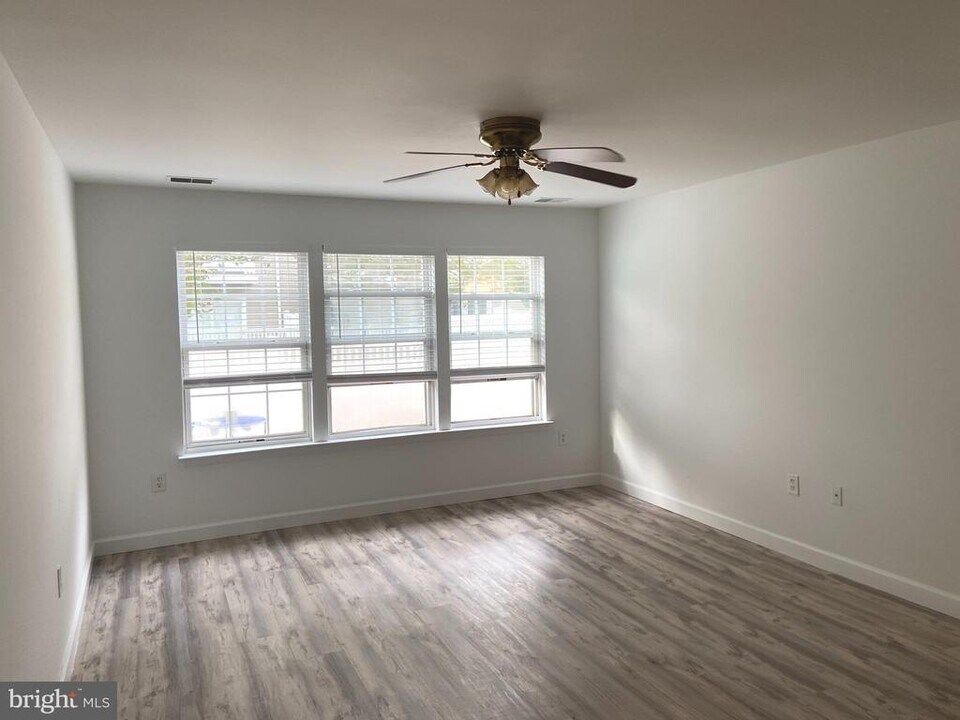 10 Starboard Ct in Atlantic City, NJ - Building Photo