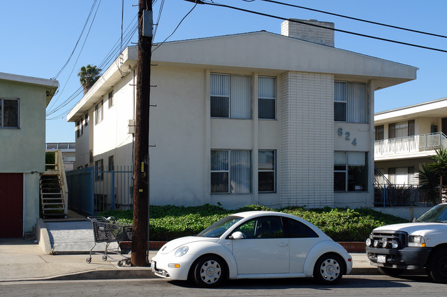 624 E Aerick St in Inglewood, CA - Building Photo - Building Photo