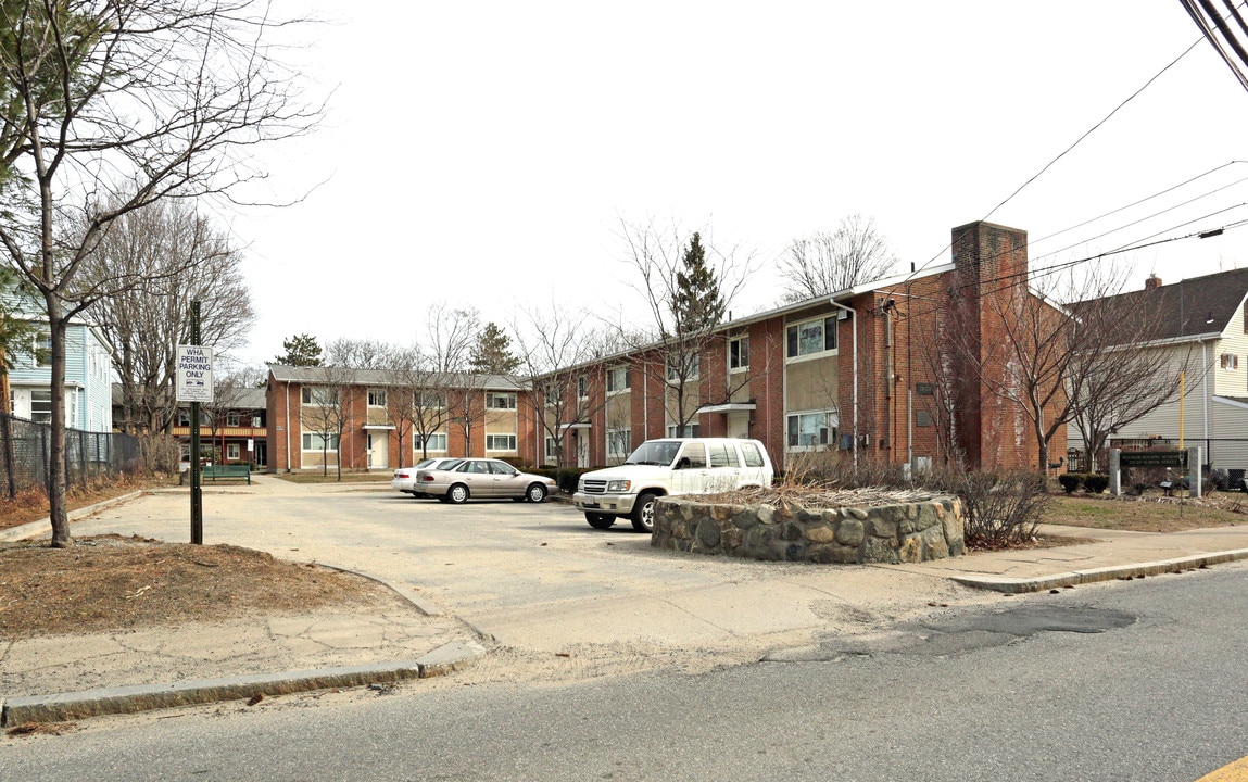 231-237 School St in Waltham, MA - Building Photo