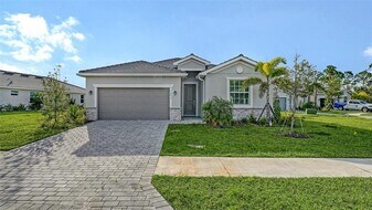 10896 Pinot Dr in Venice, FL - Building Photo