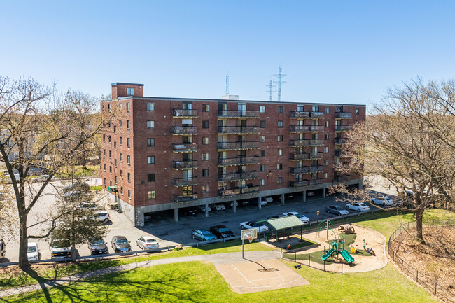 The Charles in Framingham, MA - Foto de edificio - Building Photo