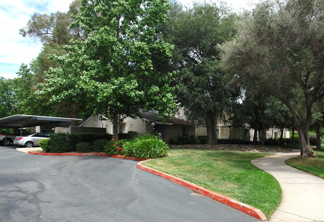 Foxwood Apartments in Citrus Heights, CA - Building Photo