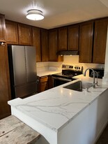 4651 Pico St in San Diego, CA - Building Photo