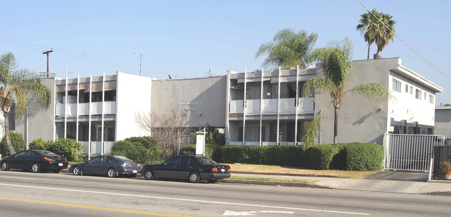 Park Whitsett Apartments in North Hollywood, CA - Foto de edificio - Building Photo