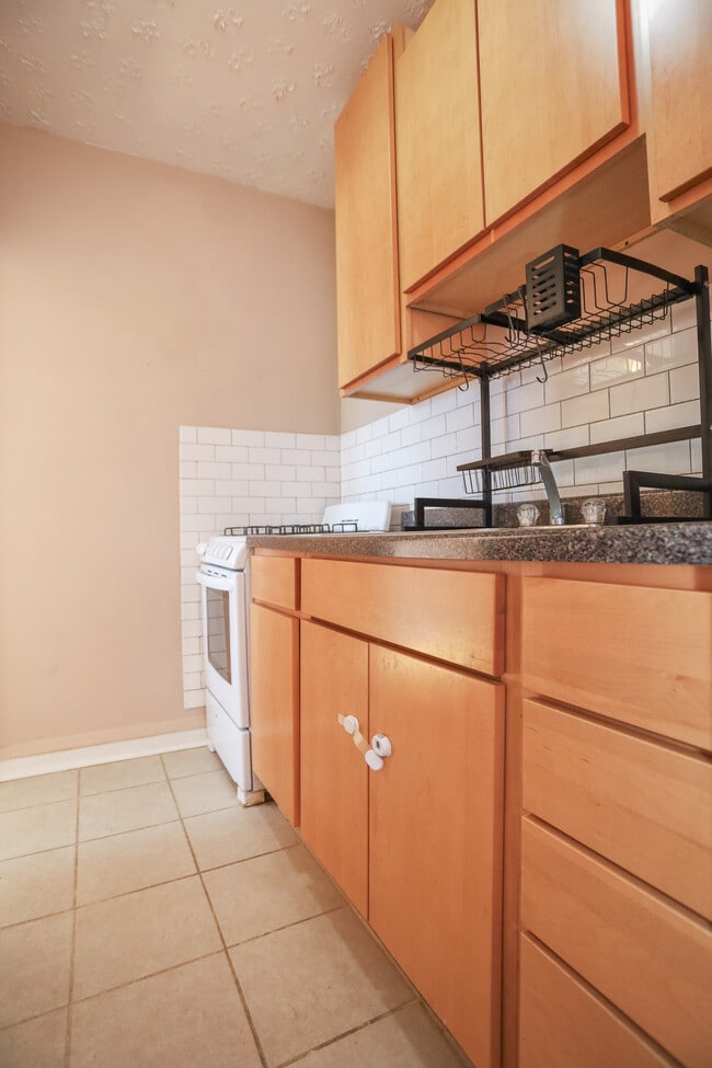 4141 N Keystone Ave, Unit #401 in Chicago, IL - Building Photo - Building Photo