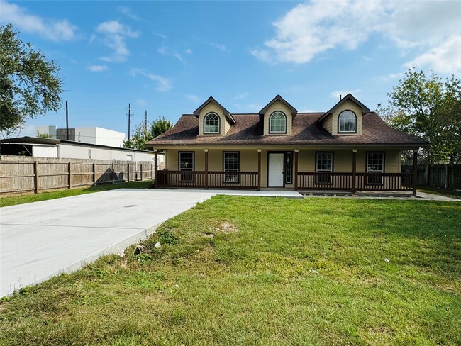 17202 E Shawnee in Baytown, TX - Building Photo - Building Photo