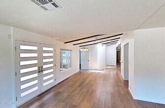 23 Sherwood Dr in Westlake Village, CA - Building Photo - Building Photo