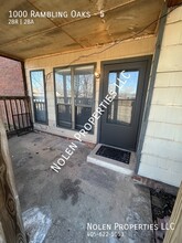 1000 Rambling Oaks Dr in Norman, OK - Building Photo - Building Photo