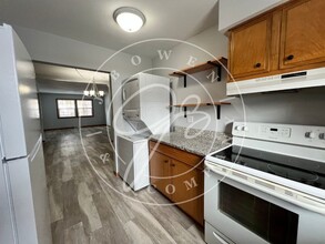 4126 Newcastle Dr-Unit -#1 in Sylvania, OH - Foto de edificio - Building Photo