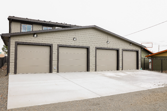 2077 Walla Walla Ave in Walla Walla, WA - Building Photo - Building Photo