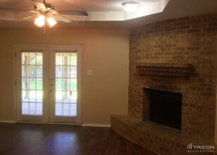 6219 Autumn Springs Ct in Arlington, TX - Building Photo - Building Photo