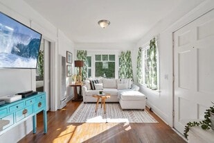 619 Milwood Ave, Unit A in Venice, CA - Building Photo