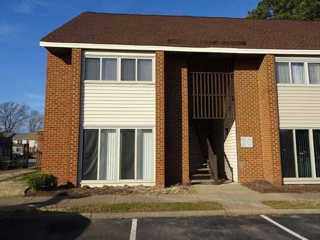 property at 43 Haverford Ct