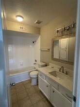 2323 Fairwind Rd in Houston, TX - Building Photo - Building Photo
