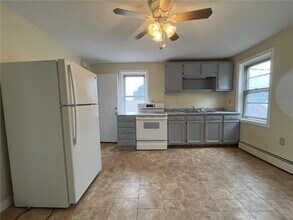 1104 S Broadway in East Providence, RI - Building Photo - Building Photo