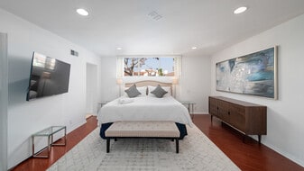 223 S Lasky Dr in Beverly Hills, CA - Building Photo