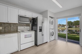 3474 Briar Bay Blvd in West Palm Beach, FL - Building Photo - Building Photo