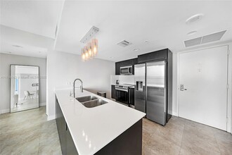 665 NE 25th St, Unit 1504 in Miami, FL - Foto de edificio - Building Photo