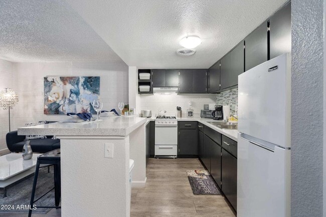 1601 W Camelback Rd in Phoenix, AZ - Building Photo - Building Photo